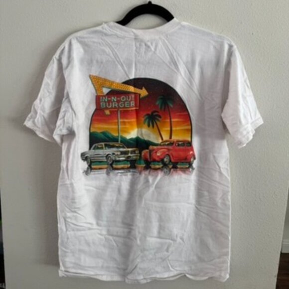 In-N-Out Burger California Cars Graphic Tee Size Medium - Picture 3 of 4